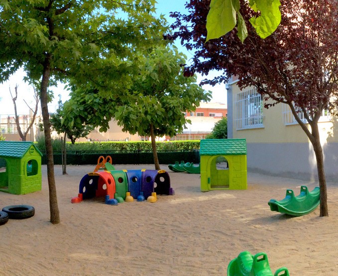 Escuelas infantiles en Móstoles con patio de tierra